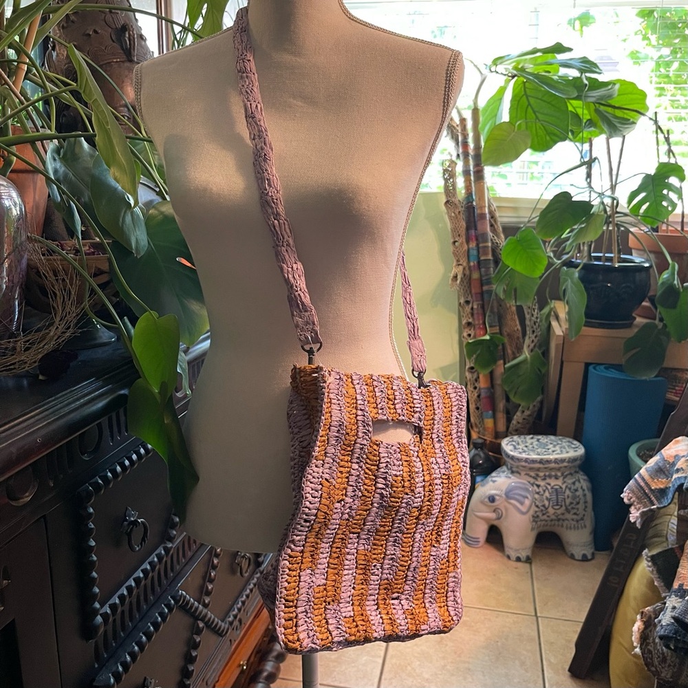 Free People Brunch Date Clutch removable Shoulder Strap NWOT - Picture 2 of 8